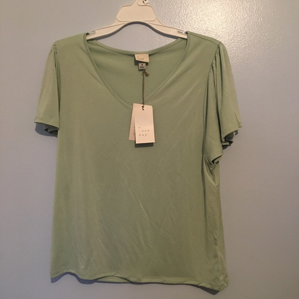 NWT Mint Blouse with fanned short sleeves sz M